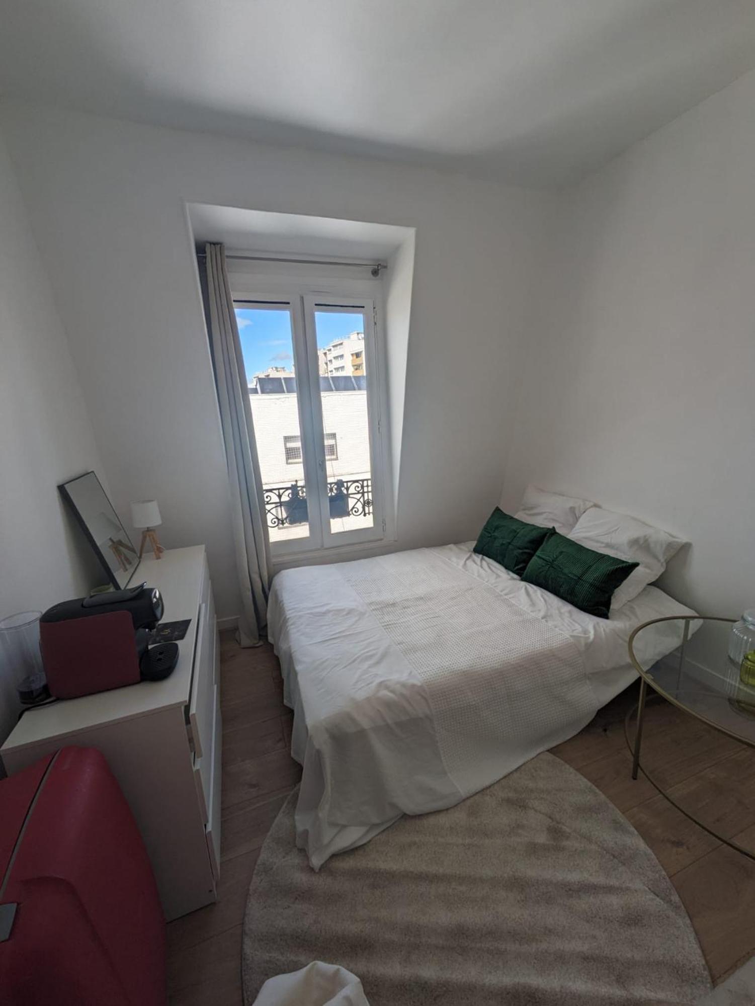 Cosy Proche Metro Apartment