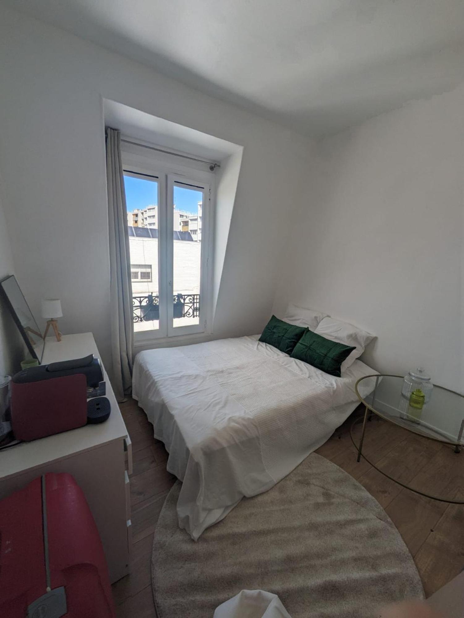 Cosy Proche Metro Apartment *