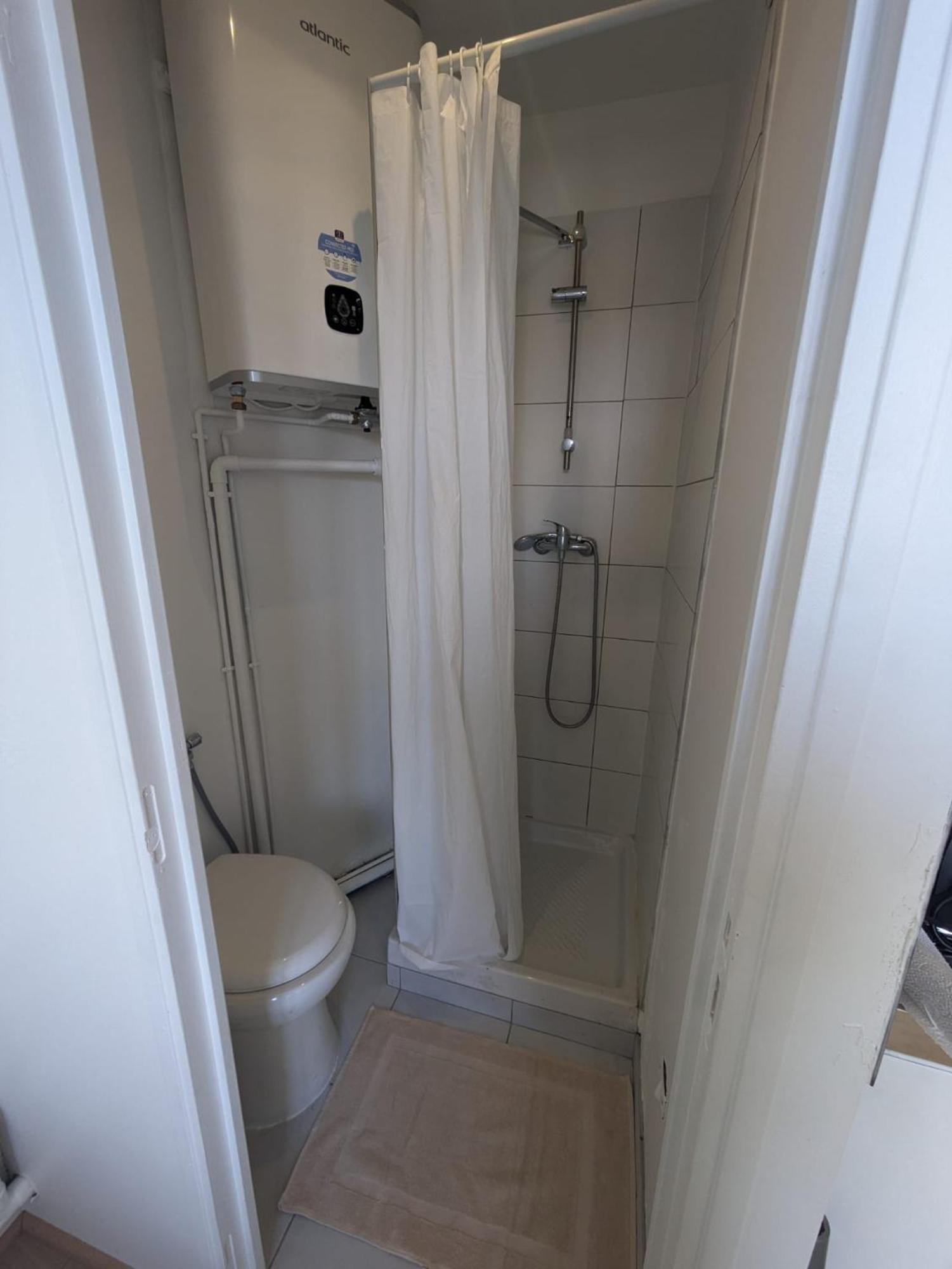 Cosy Proche Metro Apartment *