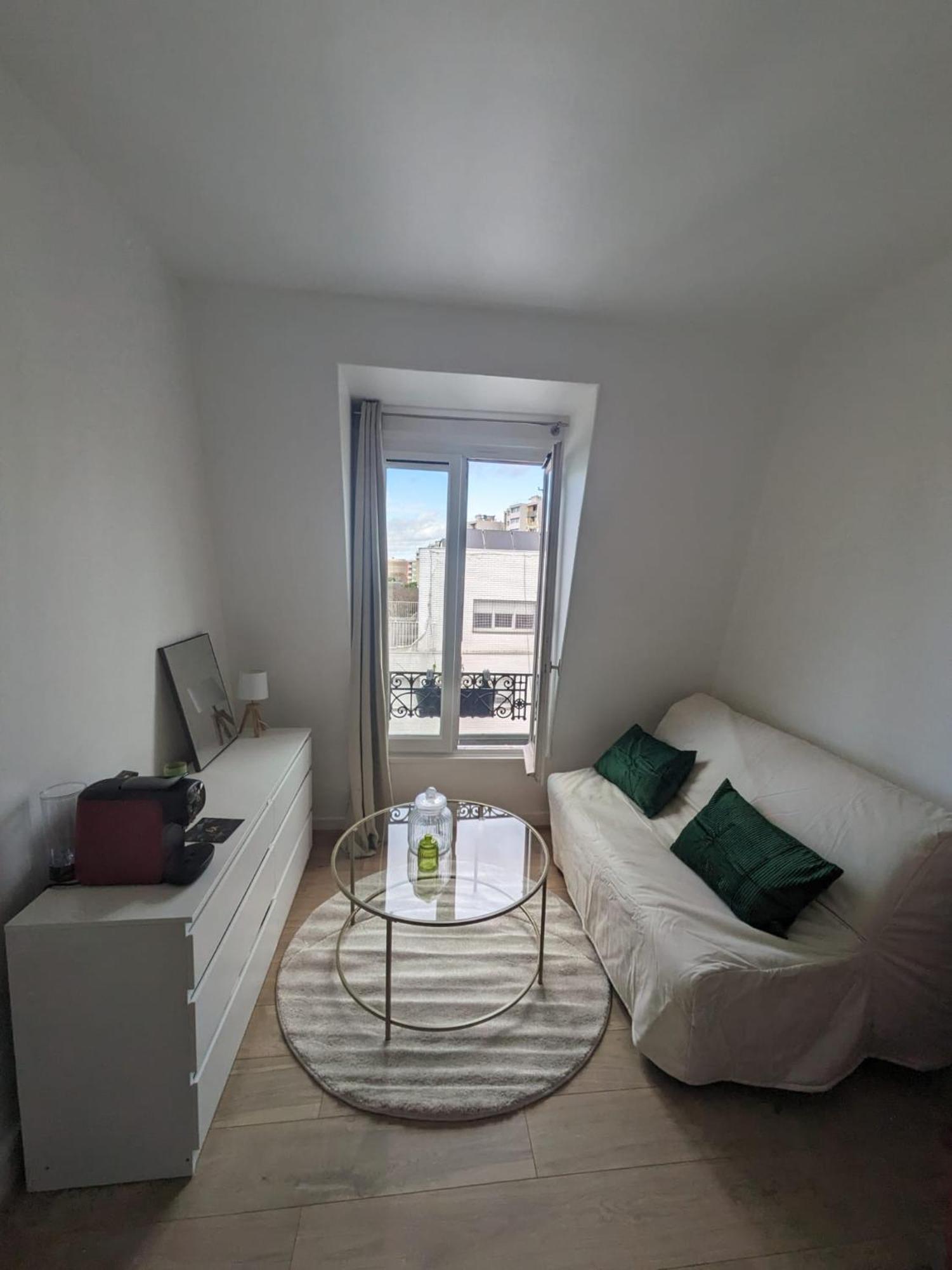 Cosy Proche Metro Apartment